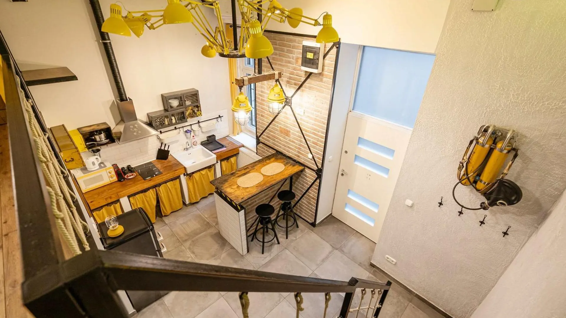 Yellow Compass Studio W40 Βουδαπέστη 0*,  Ουγγαρία