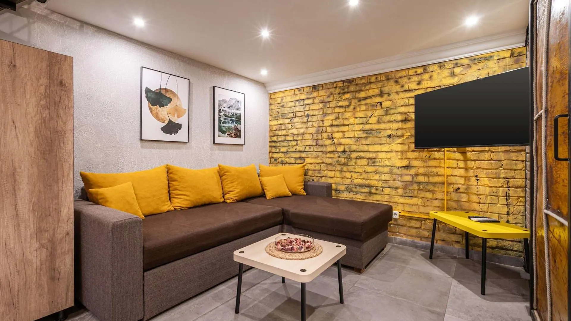 Yellow Compass Studio W40 Βουδαπέστη
